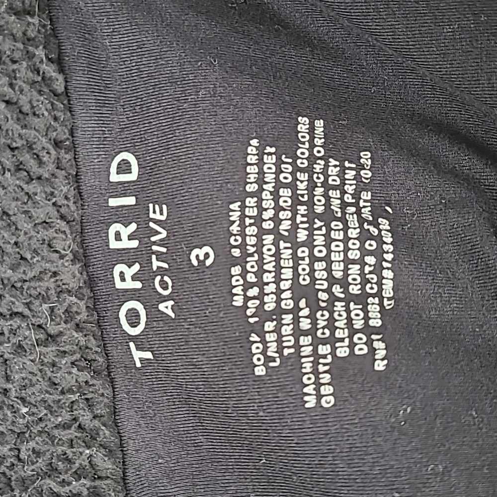 Torrid Active Black Sherpa Jacket Size 3 - image 8
